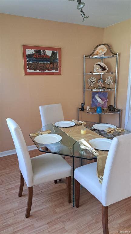 1 W WILLIAMSBURG TOWNE Street E, Southfield, MI 48075 — Photo 9