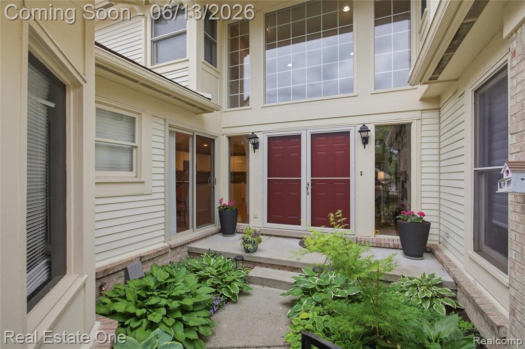6011 Simsbury Court, 12, West Bloomfield, MI — Photo 3
