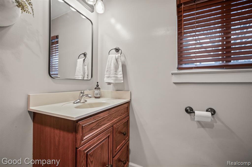 829 PARK Avenue, Royal Oak, MI 48067 — Photo 12