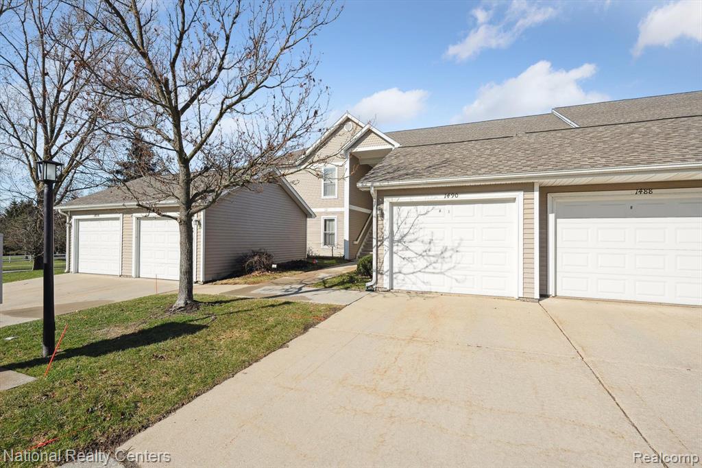 1490 FOX POINTE Circle, Ann Arbor, MI 48108 — Photo 3