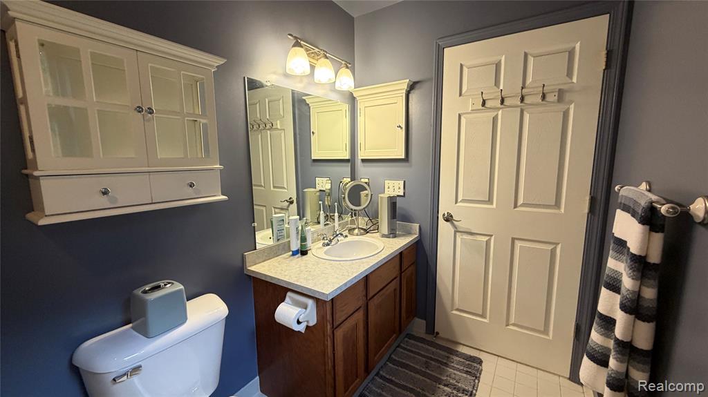 490 Cove View Drive, Waterford, MI 48327 — Photo 42