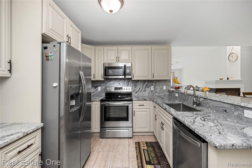 43354 Pendleton Circle, 46, Sterling Heights, MI 48313 — Photo 10