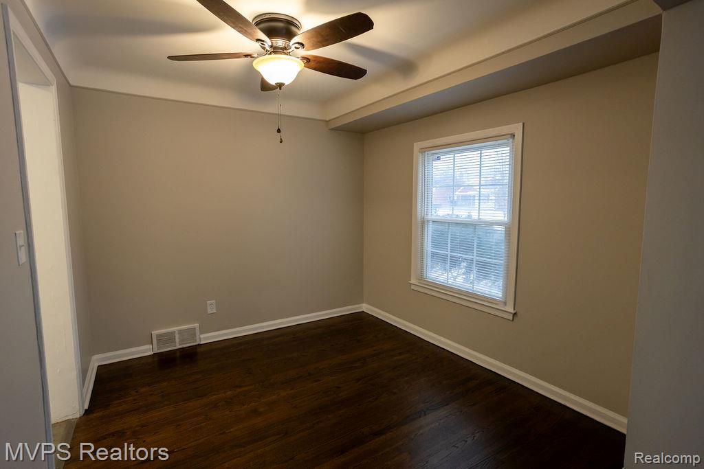 19935 Damman Street, Harper Woods, MI 48225 — Photo 6
