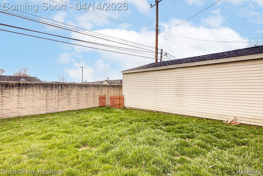 29242 Shirley Avenue, Madison Heights, MI 48071 — Photo 9