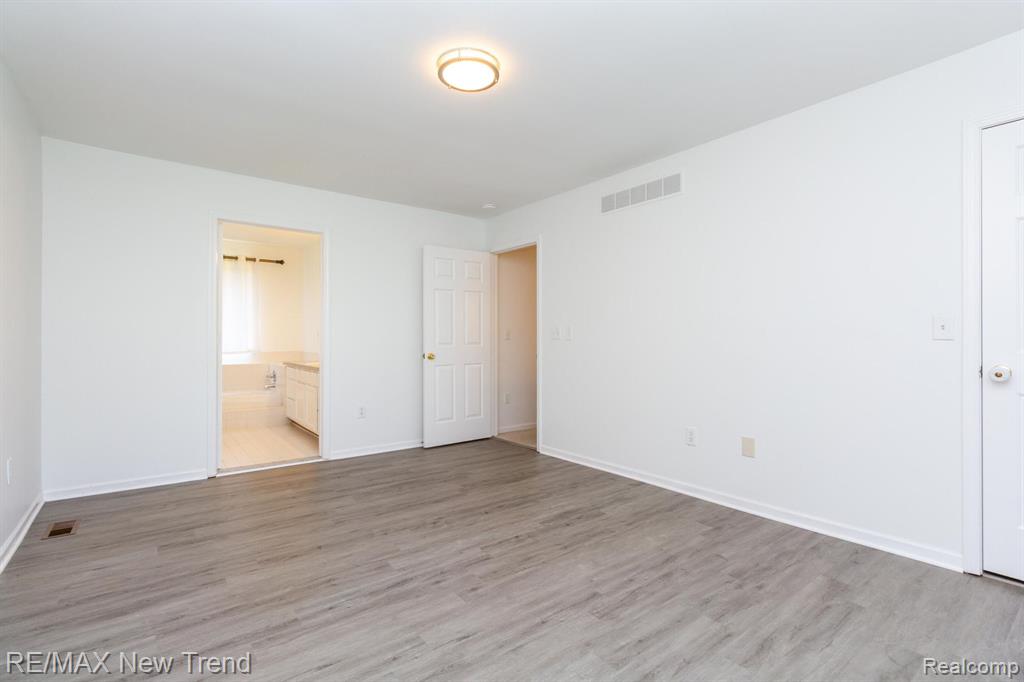 25935 Junction, Novi, MI — Photo 23