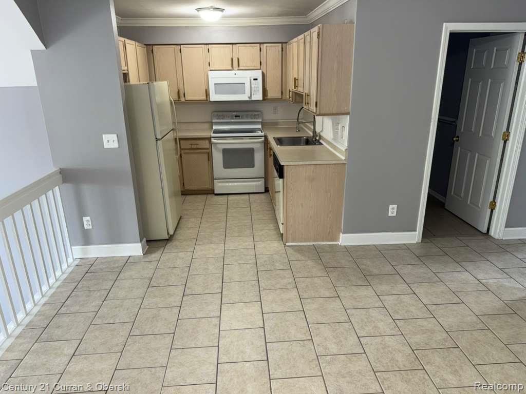 4336 Schaefer Road, Dearborn, MI 48126 — Photo 5