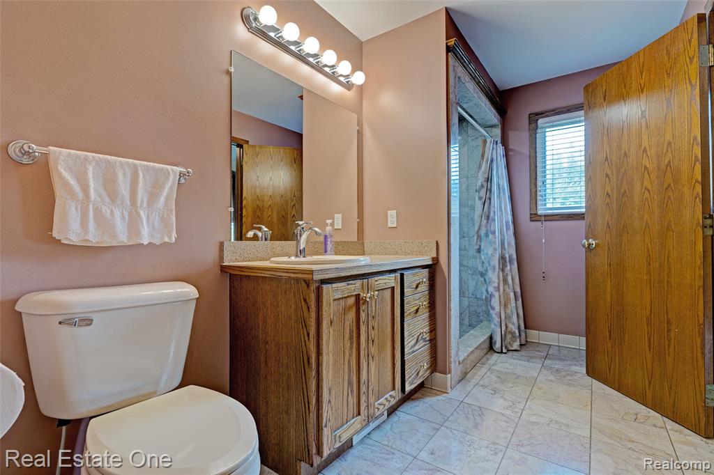5899 Cobblestone Drive, Almont, MI 48461 — Photo 21