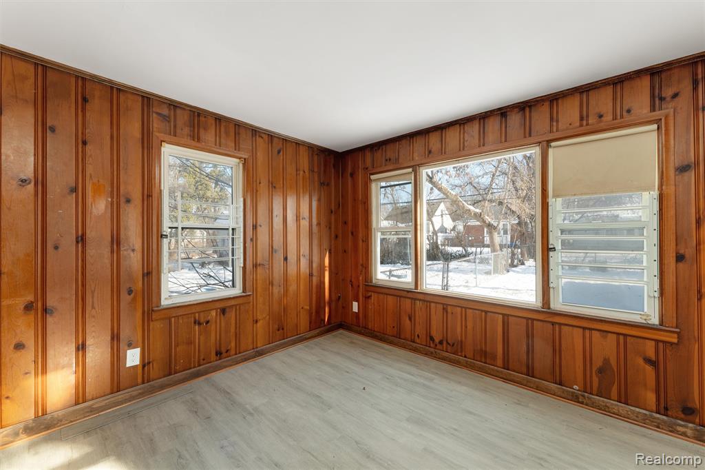 18704 Sunderland Road, Detroit, MI 48219 — Photo 15