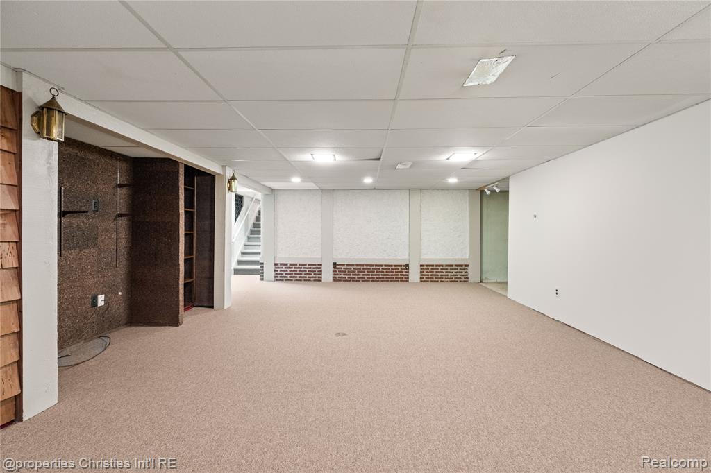 7479 Carrousel Boulevard, Westland, MI — Photo 32