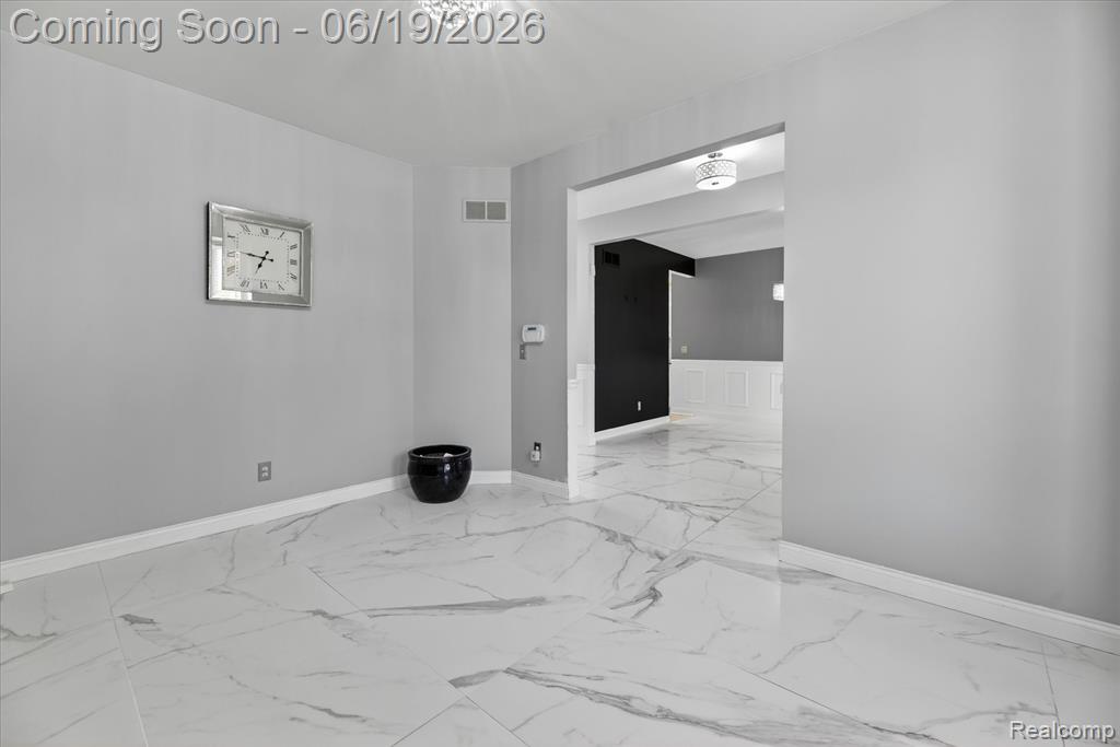 6827 Blackwell, Shelby Twp, MI 48317 — Photo 13