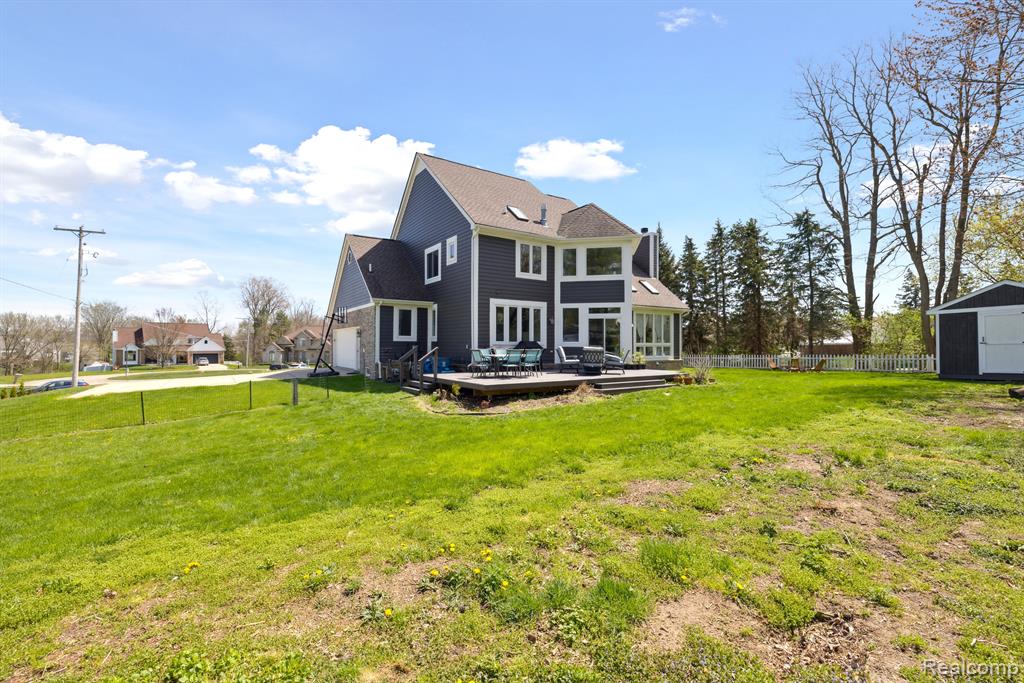 7520 FAIRVIEW Drive, Goodrich Vlg, MI — Photo 45