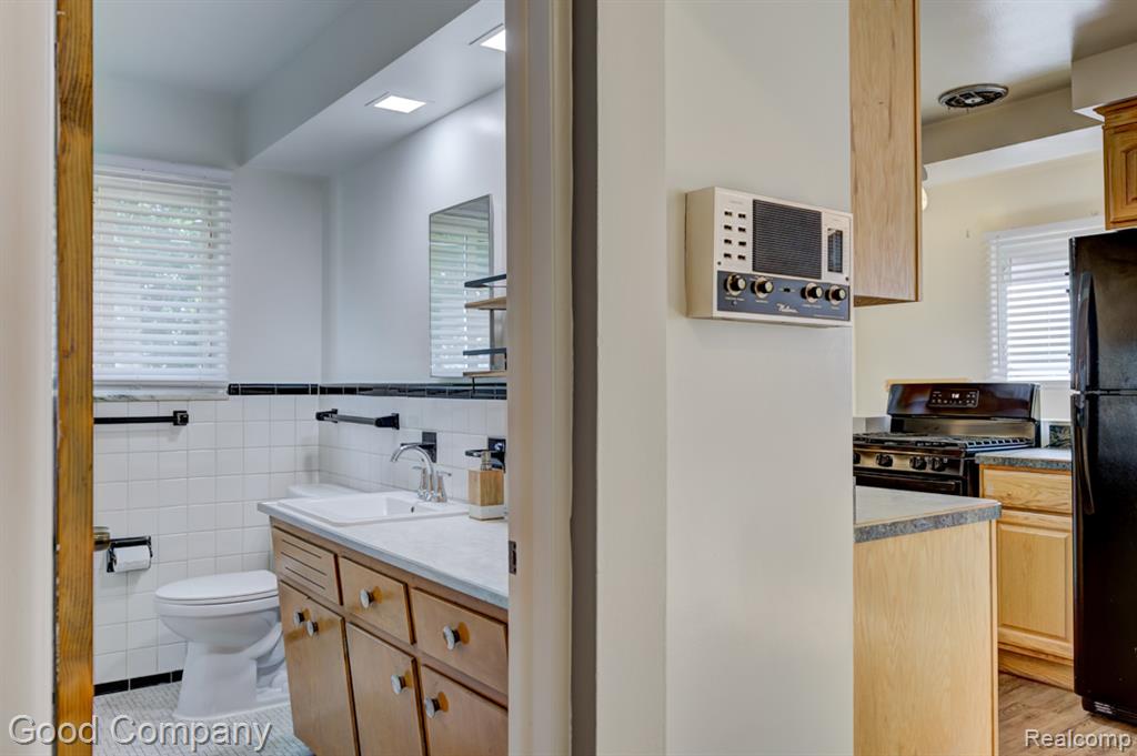 8961 Laurence Avenue, Allen Park, MI 48101 — Photo 24