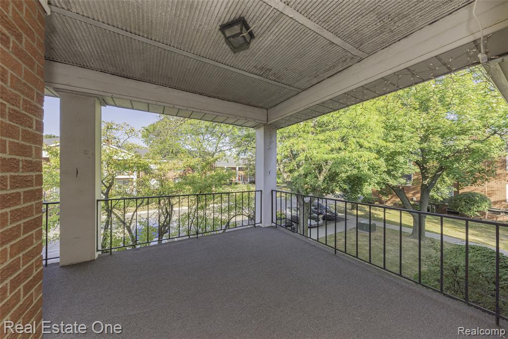 27630 W Echo Valley, 221, Farmington Hills, MI 48334 — Photo 27
