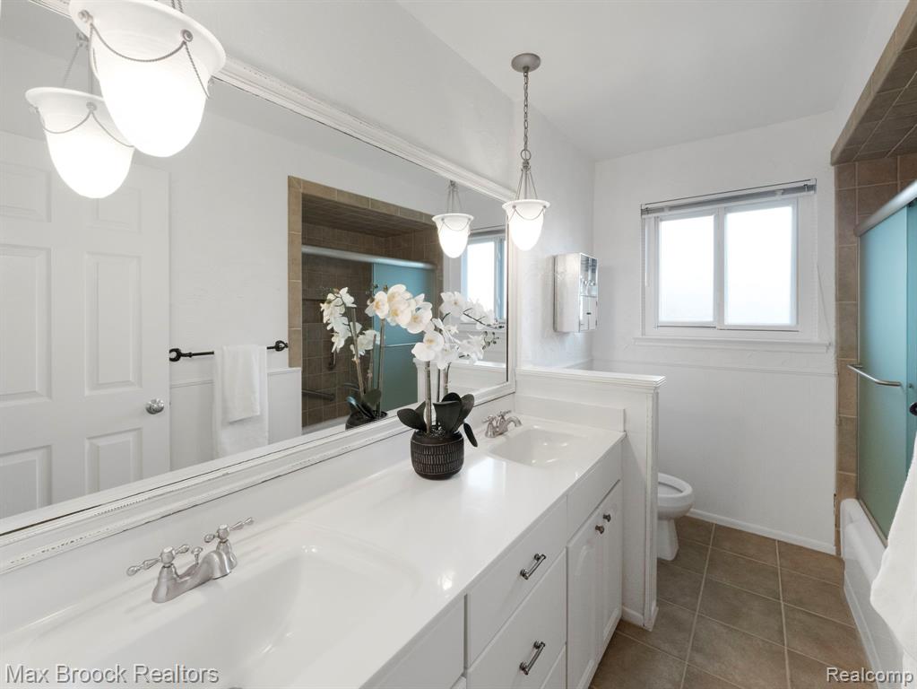 6769 Heather Heath, West Bloomfield, MI — Photo 21