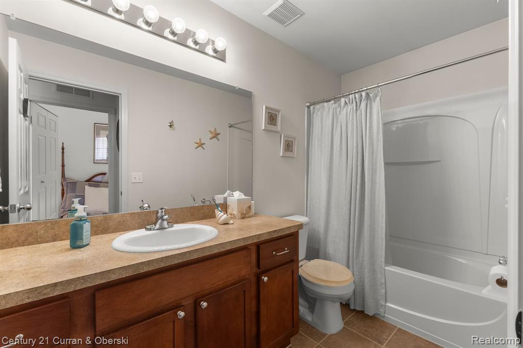 40563 BLYTHEFIELD Lane, Canton, MI 48188 — Photo 31