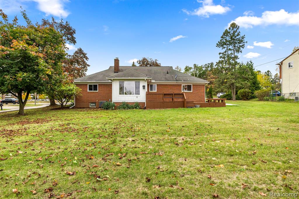 633 S Pontiac Trail, Walled Lake, MI 48390 — Photo 44