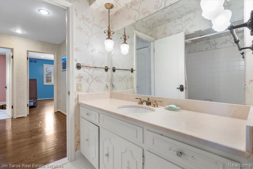 75 S Duval Road, Grosse Pointe Shores, MI 48236 — Photo 38
