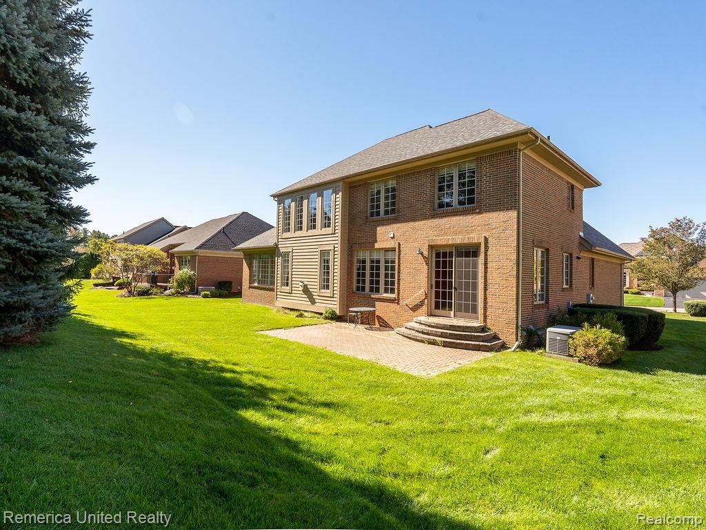 7429 Pine Vista Drive, Brighton, MI 48116 — Photo 9