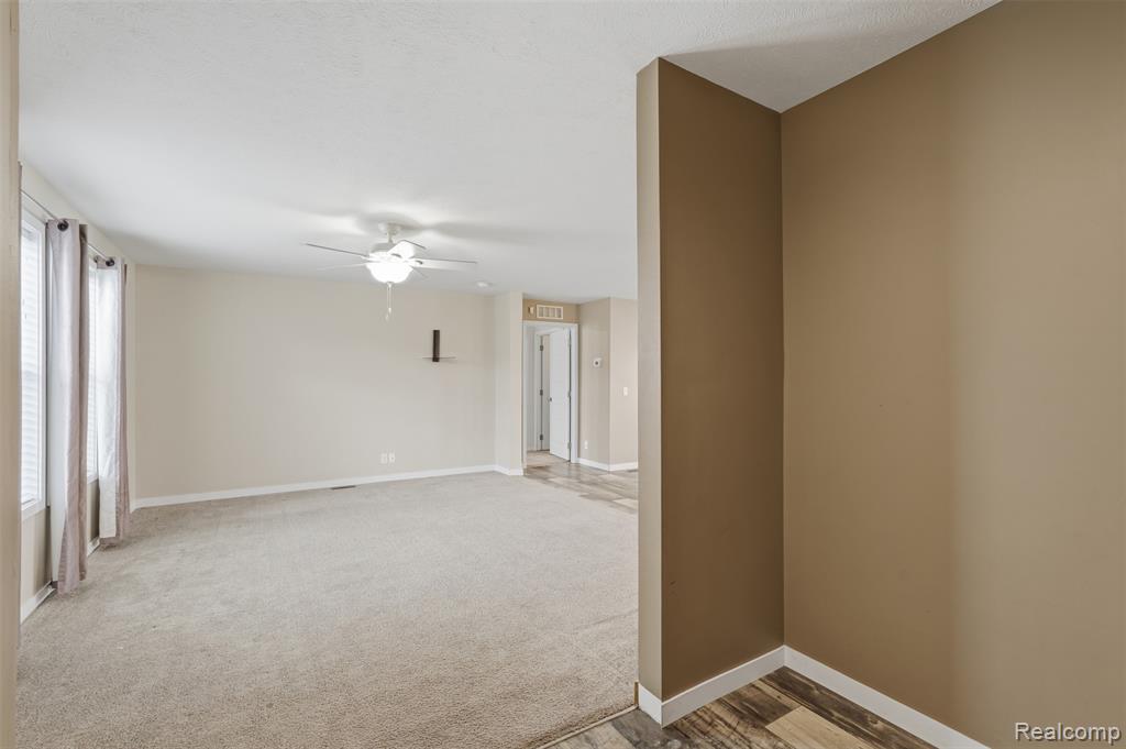 9725 Aspen Lane, Ypsilanti, MI 48198 — Photo 12