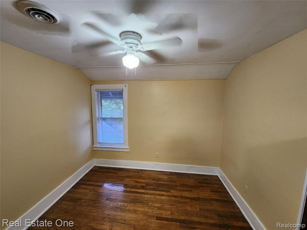 400 Stratford Road, Ferndale, MI 48220 — Photo 16
