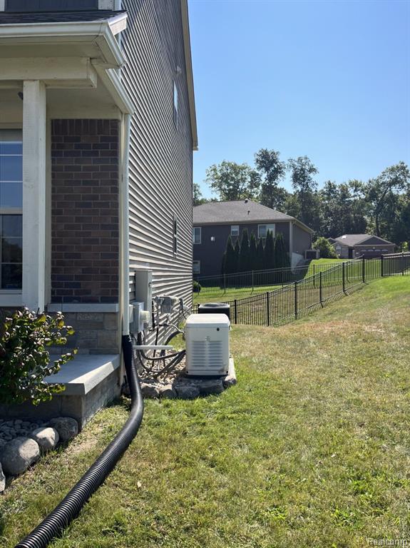 5700 APPIAN Way, Waterford, MI 48329 — Photo 33