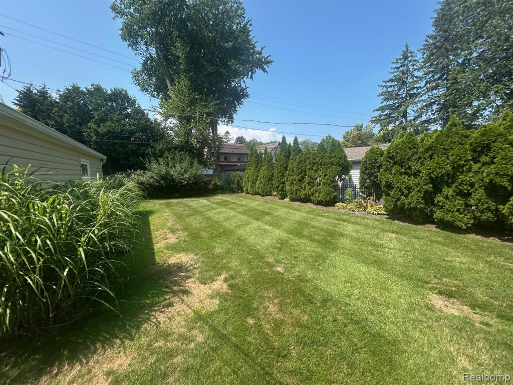 881 Lincoln Road, Grosse Pointe, MI 48230 — Photo 31