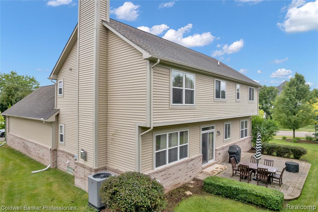 597 Bay Pointe Drive, Oxford, MI 48371 — Photo 31