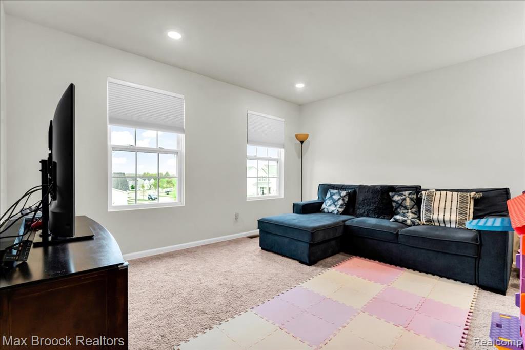8401 Sharon Drive, White Lake, MI — Photo 19
