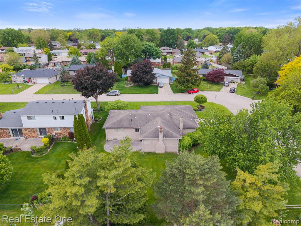39664 Cadborough Drive, Clinton Twp, MI 48038 — Photo 46