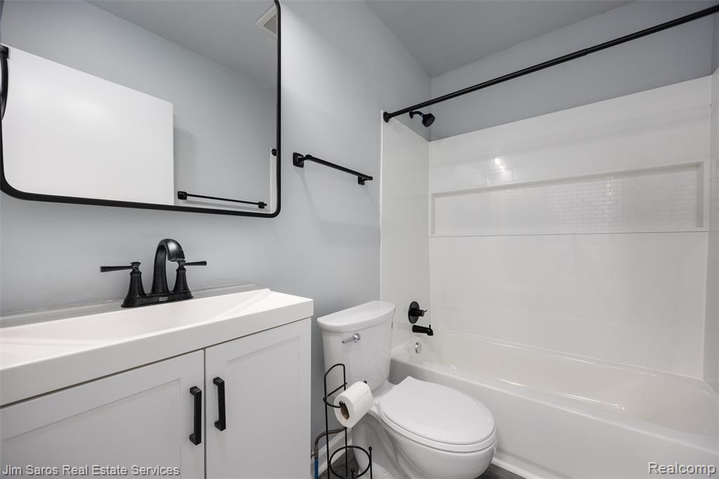 22911 Hayes Avenue, Eastpointe, MI 48021 — Photo 10