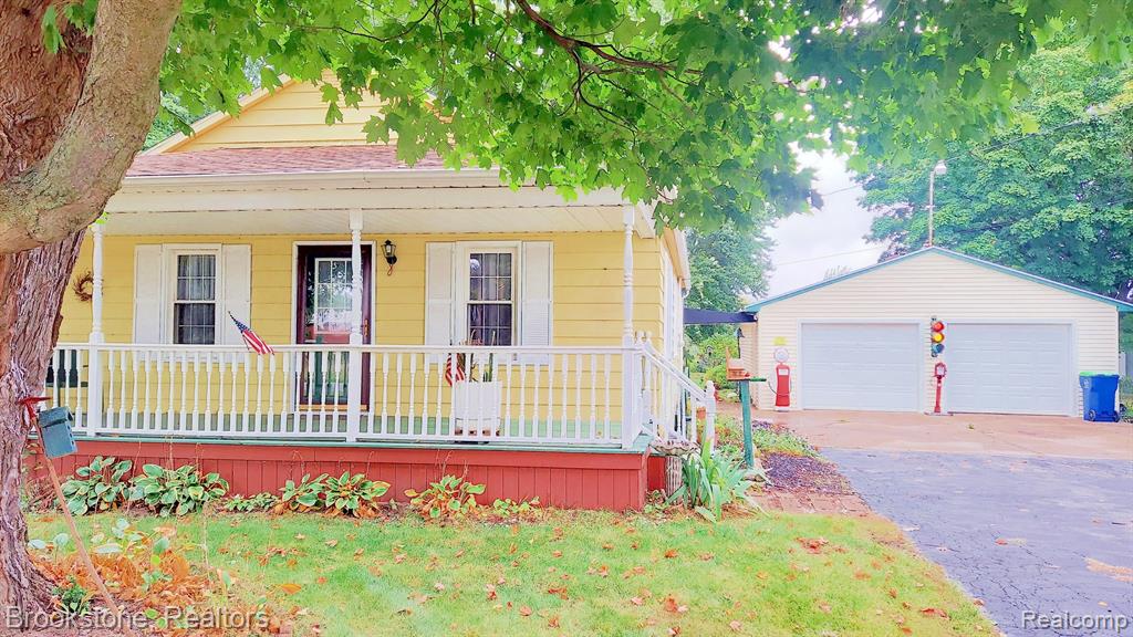5104 CHESANING Road, Chesaning, MI 48616 — Photo 2