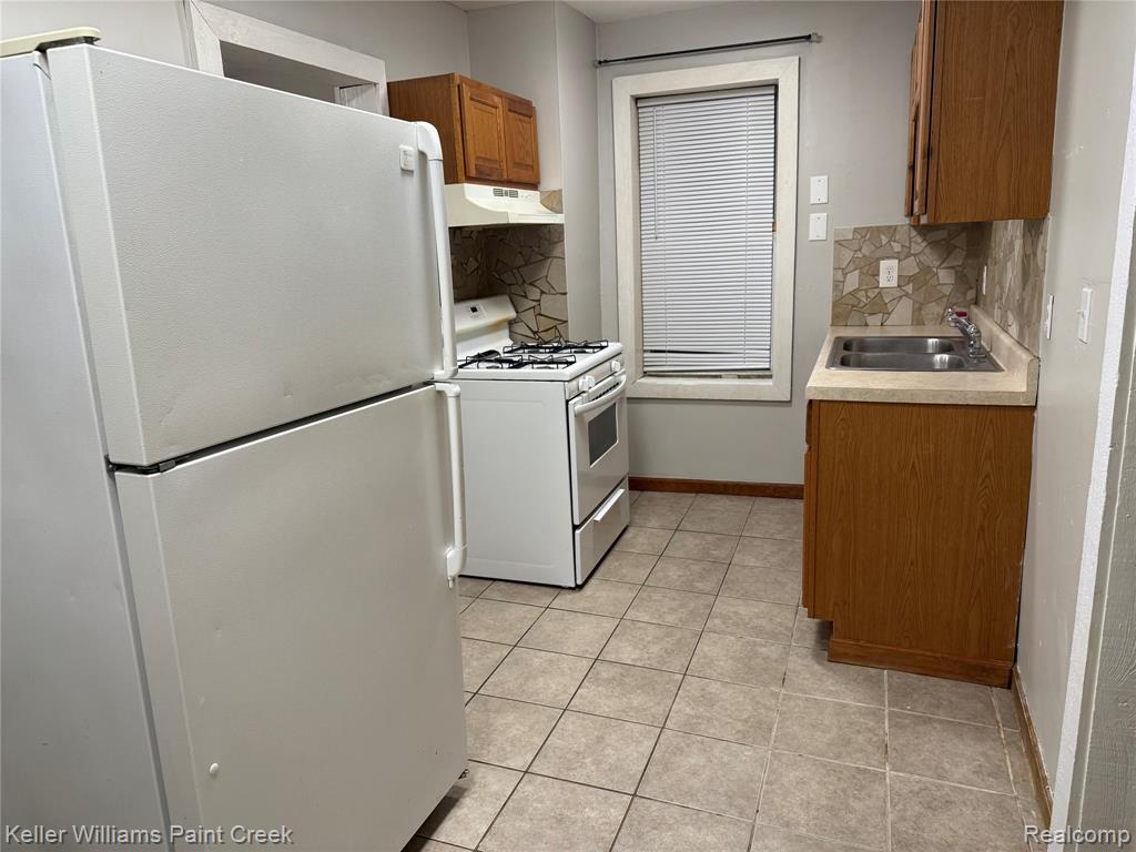 8643 LOZIER Avenue, Warren, MI 48089 — Photo 17