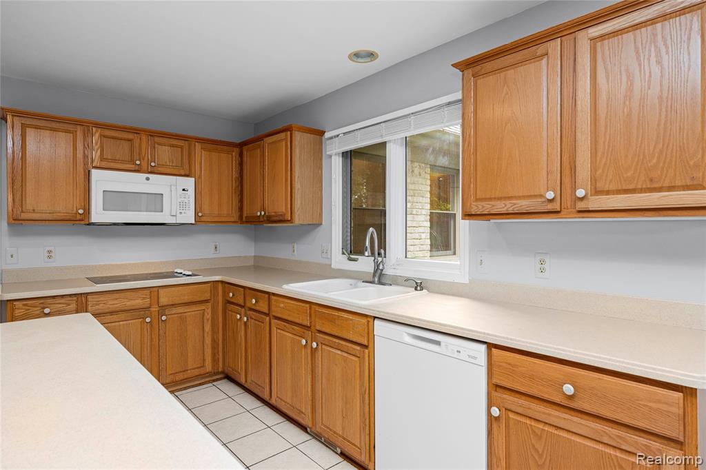 39566 Danielle Drive, Northville, MI 48167 — Photo 24