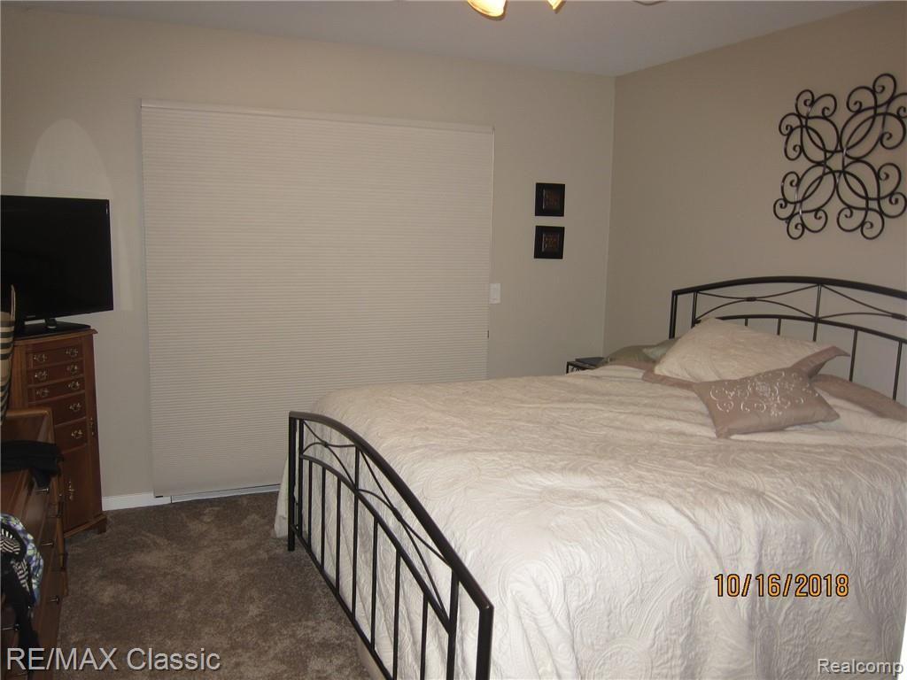 669 CAMDEN Court, Rochester Hills, MI 48307 — Photo 13