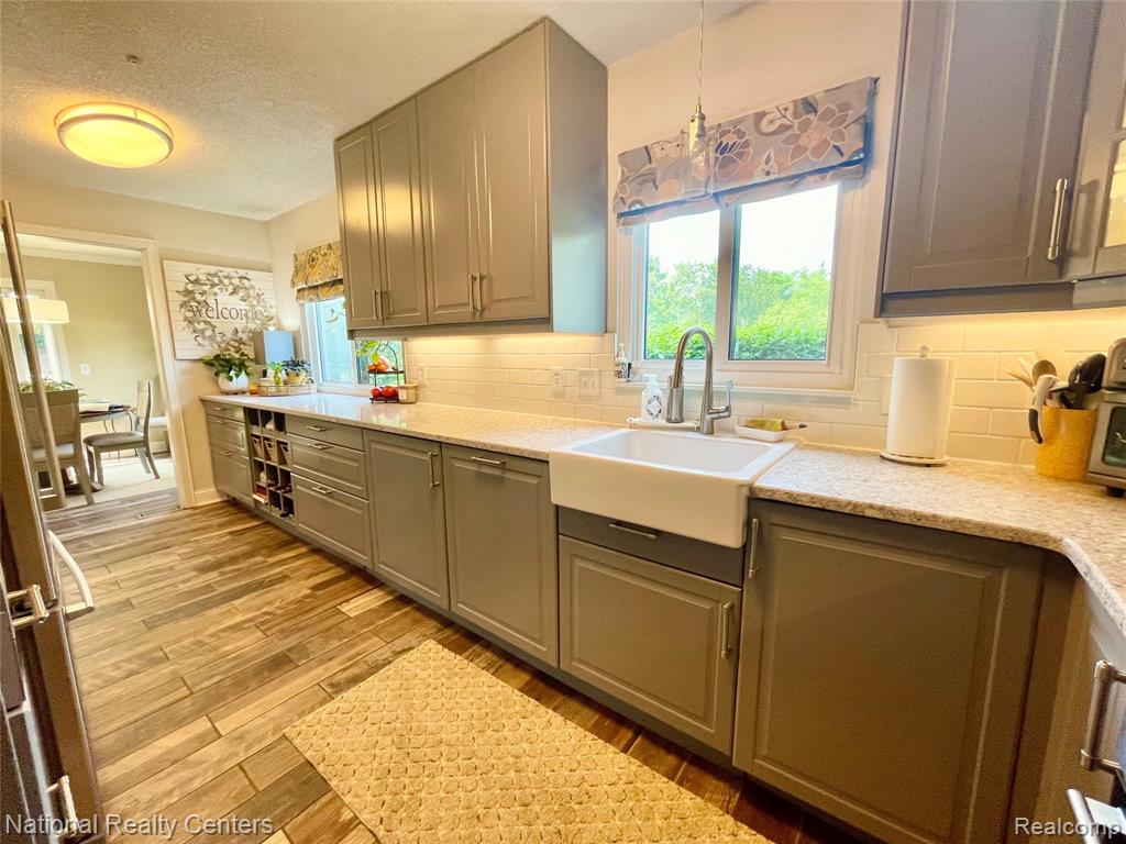 48104 COLONY FARM CIR, Plymouth, MI 48170 — Photo 36