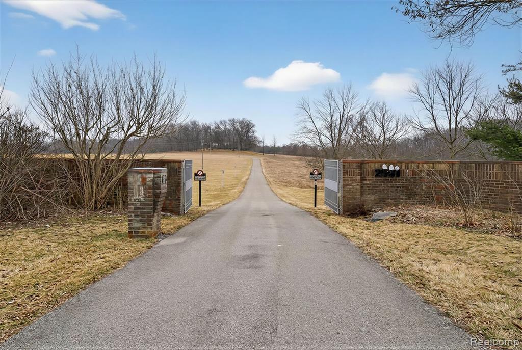 2551 Patterson Lake Road, Pinckney, MI 48169 — Photo 4