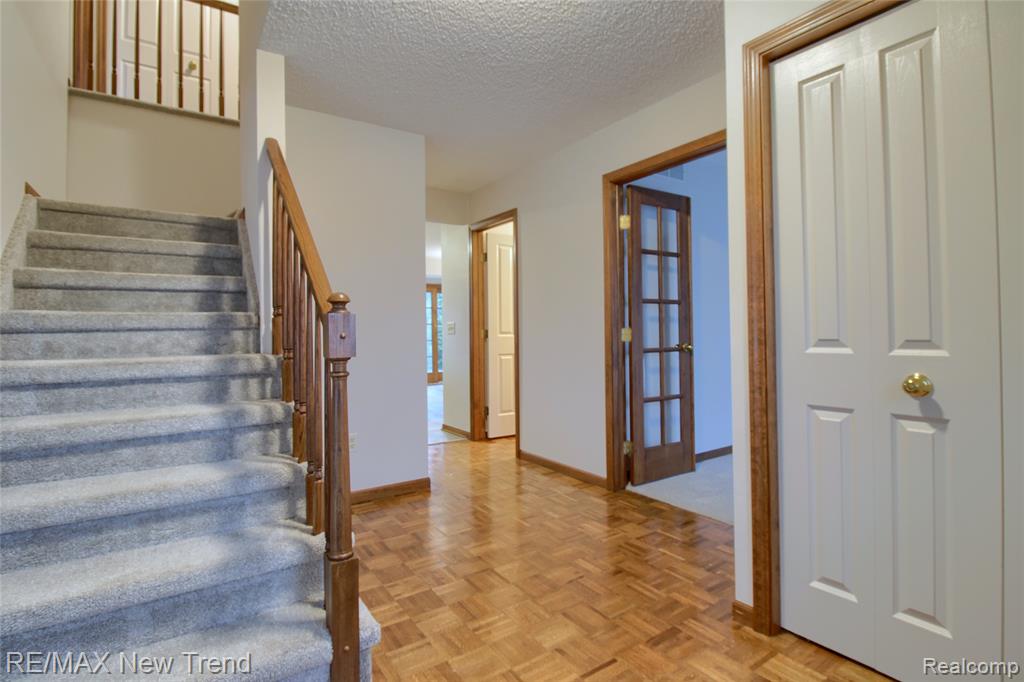 7252 STEEPLECHASE Drive, Saline, MI 48176 — Photo 5