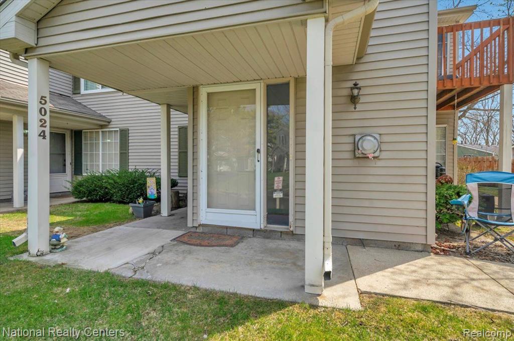 5026 AMHURST, Waterford, MI 48327 — Photo 2