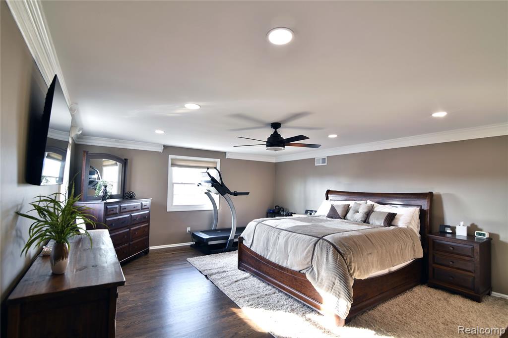 9693 BURNING TREE Drive, Grand Blanc, MI 48439 — Photo 23