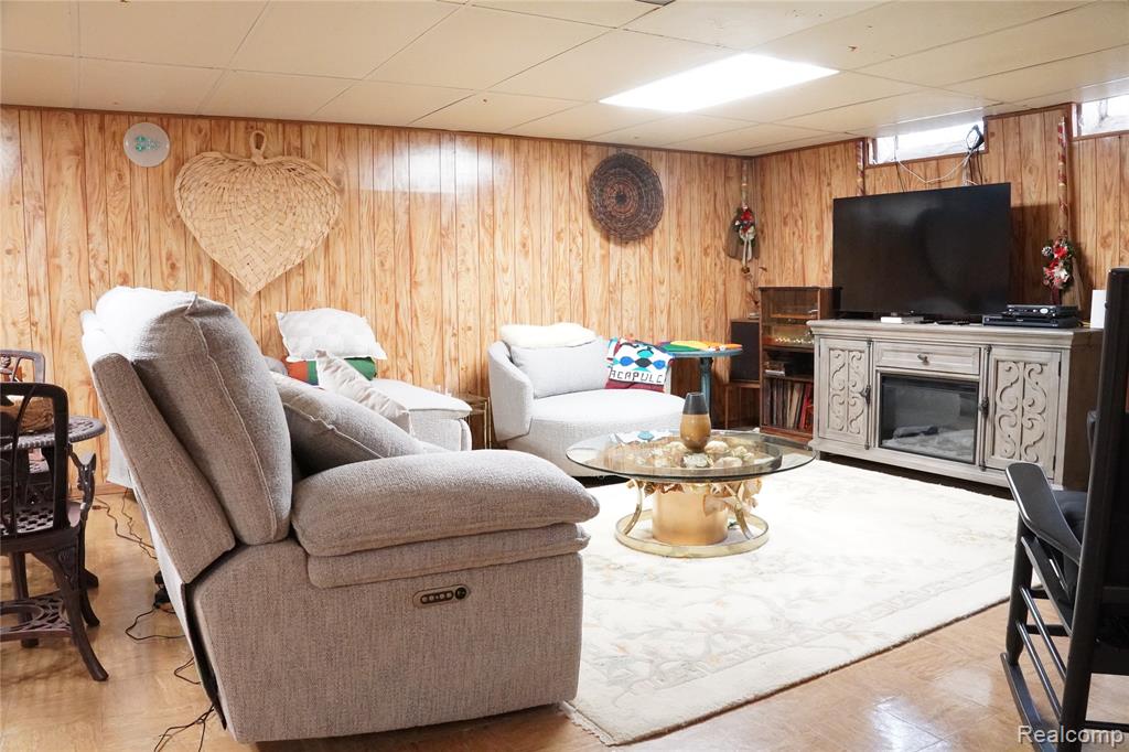 19445 McIntyre Street, Detroit, MI 48219 — Photo 20