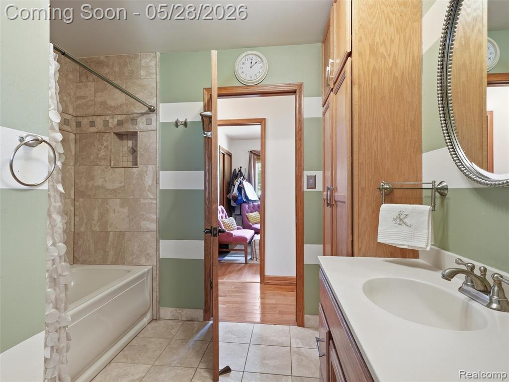 21156 Robinson Street, Farmington, MI 48336 — Photo 18
