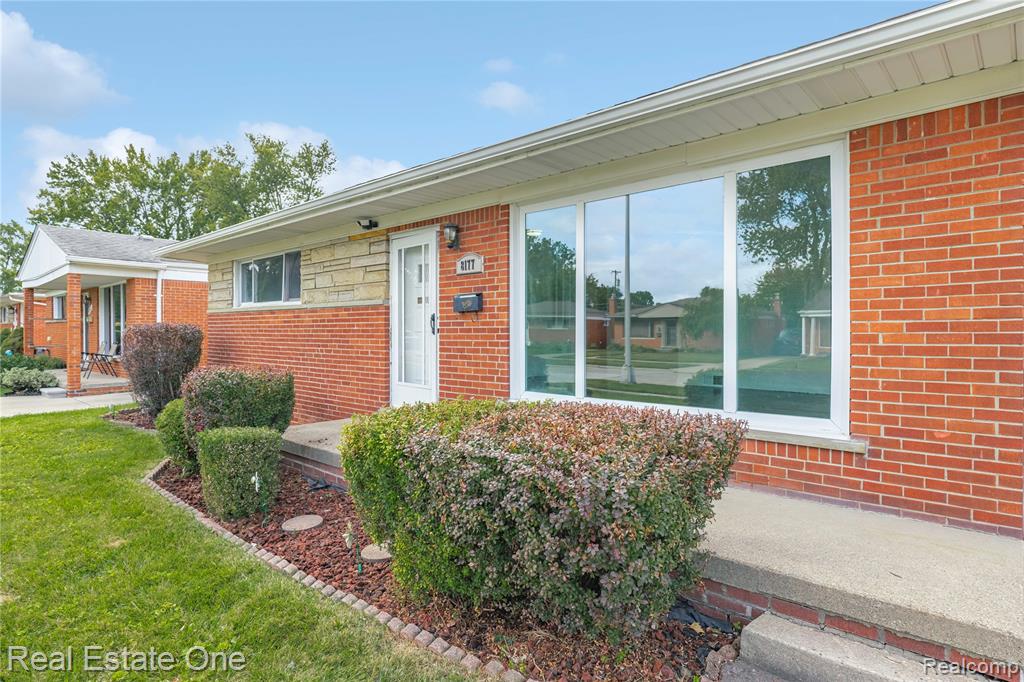 8177 Gary Avenue, Westland, MI — Photo 5