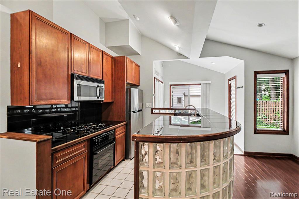 418 Austin Avenue, Royal Oak, MI 48067 — Photo 23
