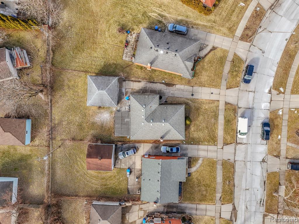 7011 ROSEMARY Street, Dearborn Heights, MI 48127 — Photo 35