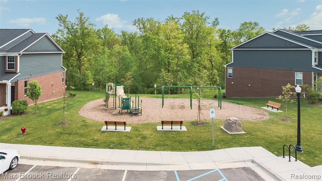 43474 CHANCELLOR Lane SE, Novi, MI — Photo 37
