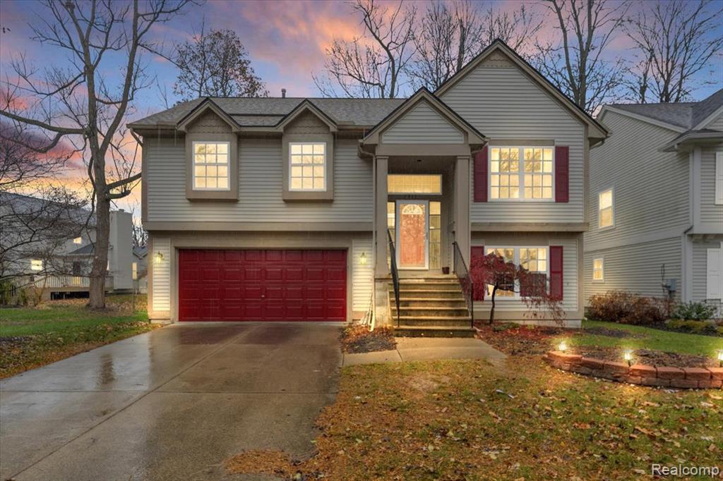845 Canter Lane, Auburn Hills, MI 48326 — front exterior