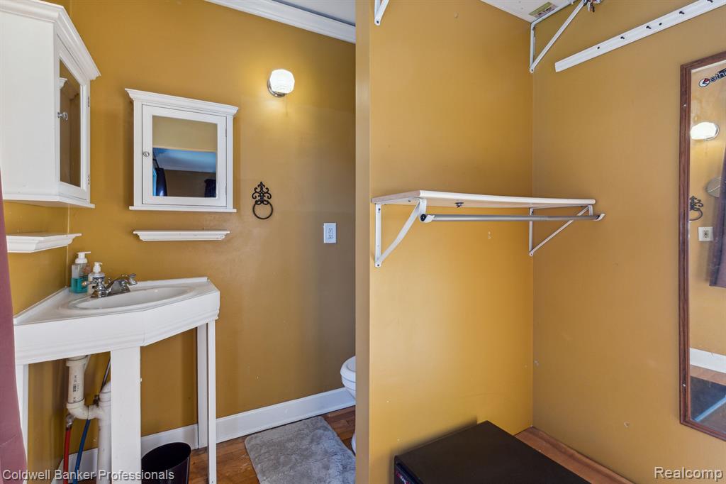 206 E SHERMAN Street, Holly, MI 48442 — Photo 10