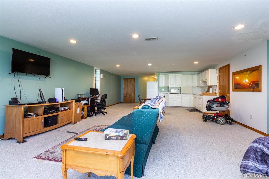 11270 Linda Kay, Goodrich Vlg, MI — Photo 31
