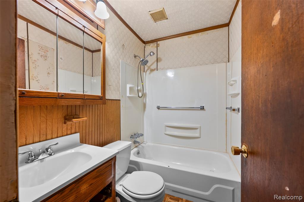 6826 Republic Avenue, Warren, MI 48091 — Photo 18