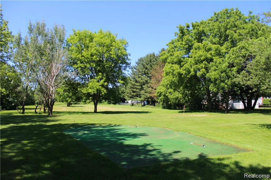 6272 W Court Street, Flint, MI 48532 — Photo 9
